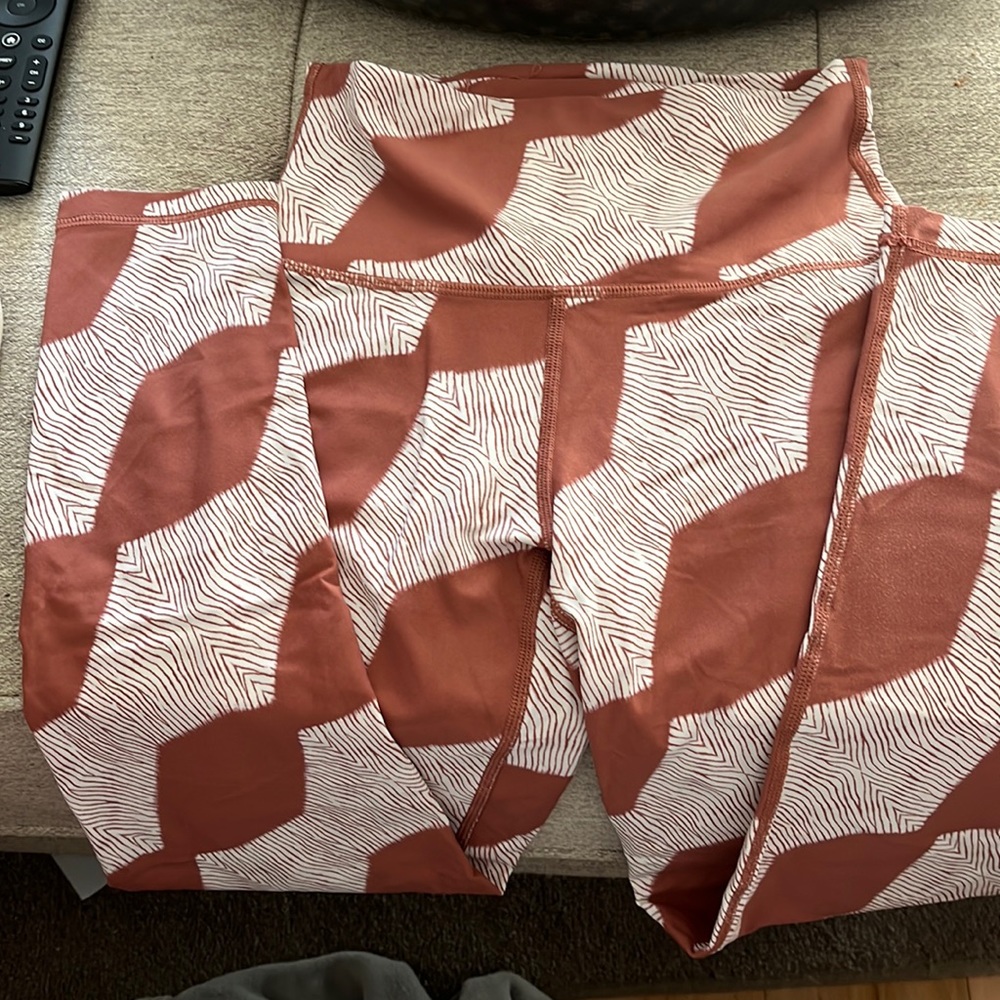 Aerie high waisted leggings with back pocket.